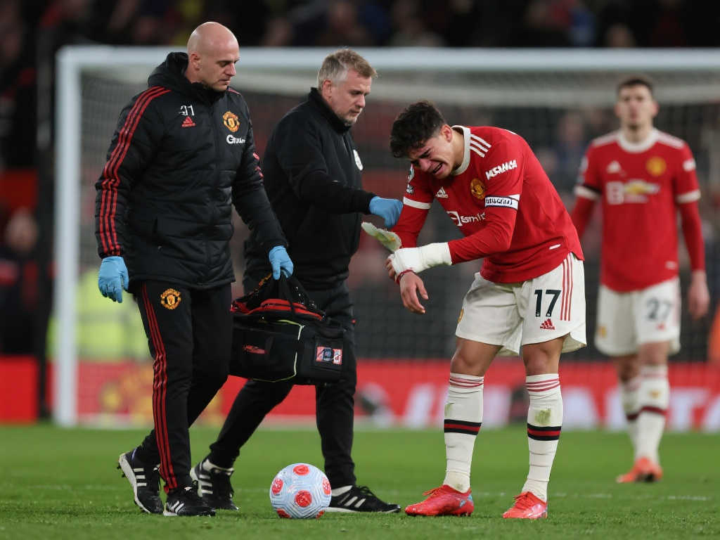 曼联主场失守雪上加霜，利马伤退连胜告终